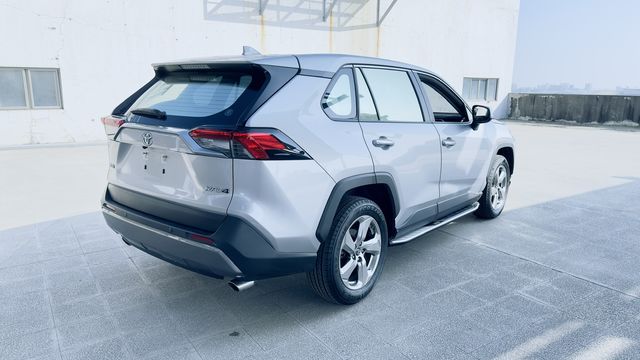 RAV4 2.0  第5張相片