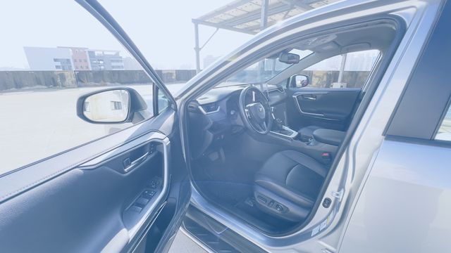 RAV4 2.0  第8張相片