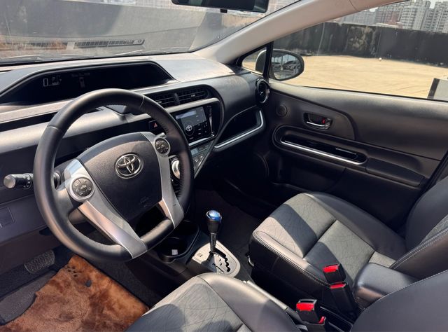 PRIUS C 1.5  第7張相片