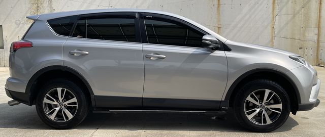 RAV4 2.0  第4張相片
