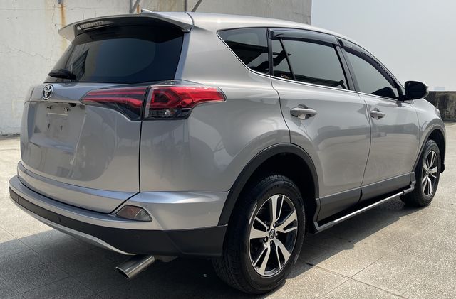 RAV4 2.0  第5張相片