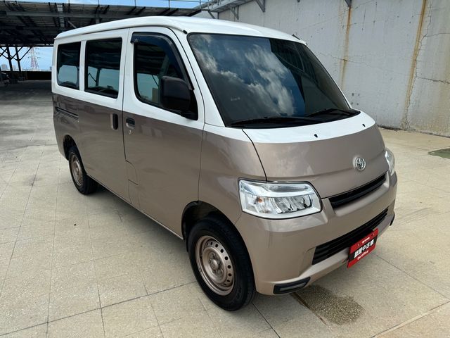 TOWN ACE VAN 5人  第3張相片