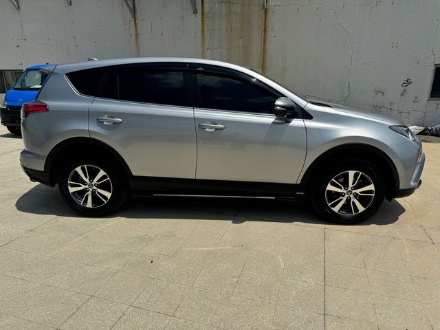 RAV4 2.0  第4張相片