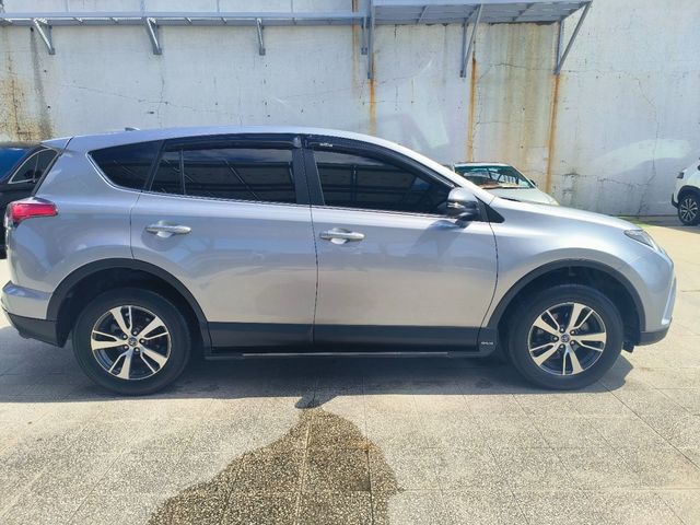 RAV4 2.0  第4張相片