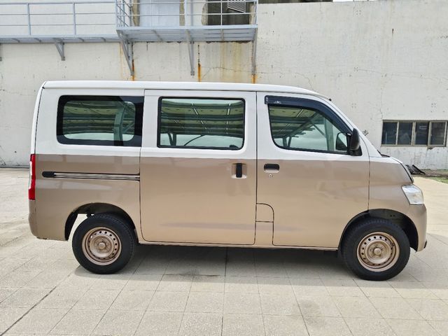 TOWN ACE VAN 5人  第2張相片