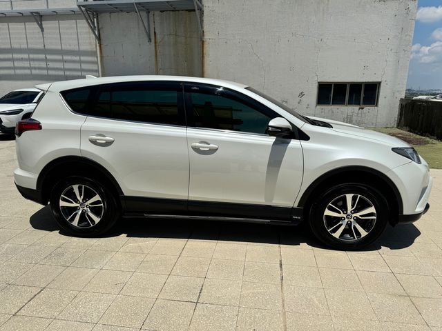 RAV4 2.0  第4張相片