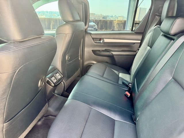 HILUX 2.8  第8張相片