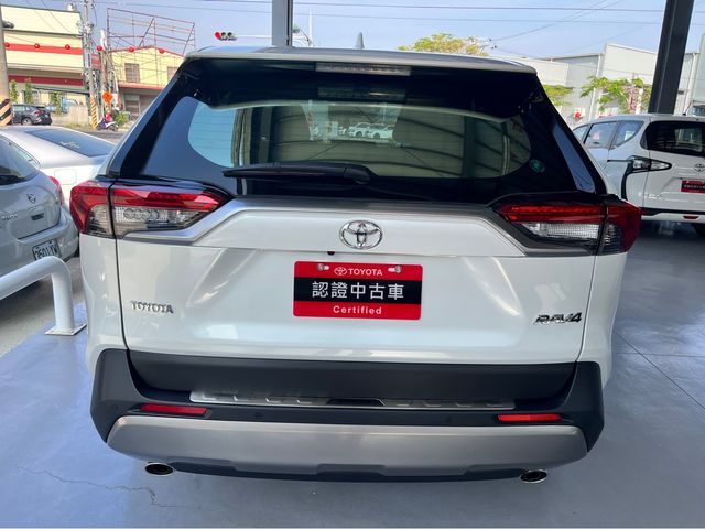 RAV4 2.0  第6張相片