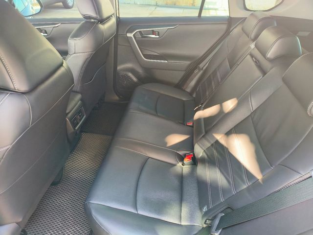RAV4 2.0  第8張相片