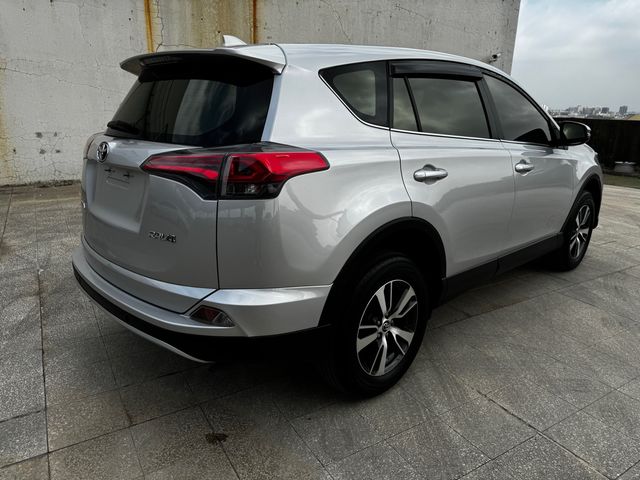 RAV4 2.0  第5張相片