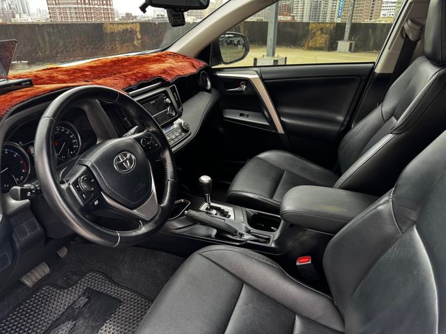 RAV4 2.0  第7張相片