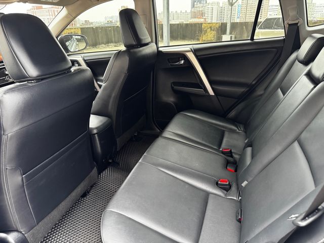 RAV4 2.0  第8張相片