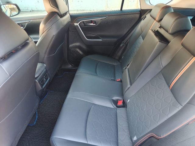 RAV4 2.0  第8張相片