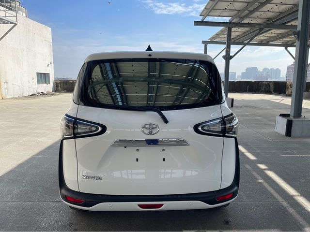 SIENTA 1.8  第5張相片