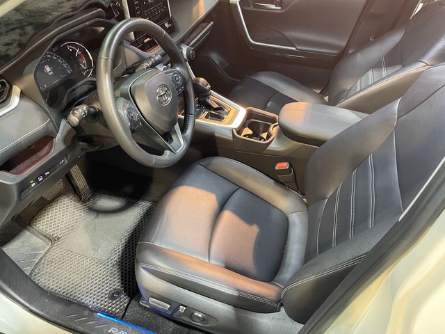 RAV4 2.0  第8張相片
