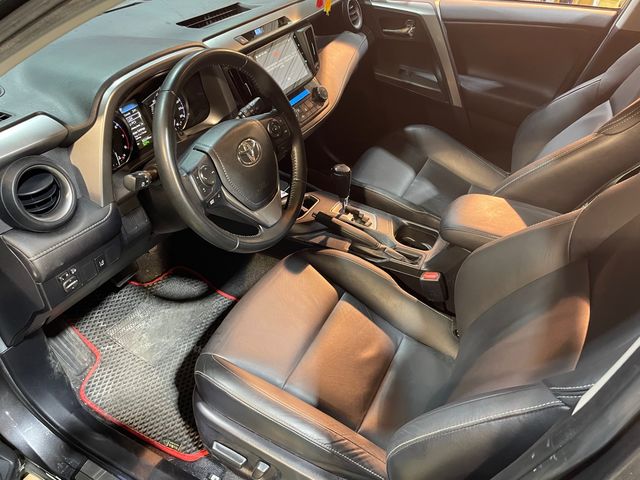 RAV4 2.0  第8張相片