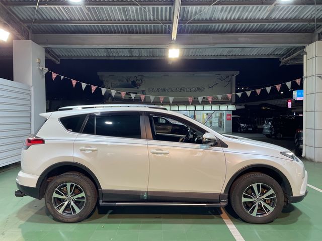 RAV4 2.5  第4張相片