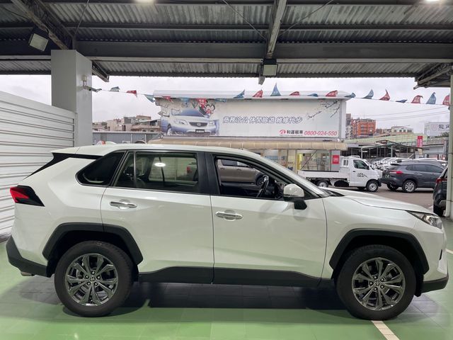 RAV4 2.0  第4張相片