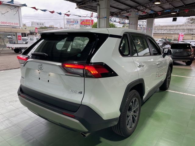 RAV4 2.0  第5張相片