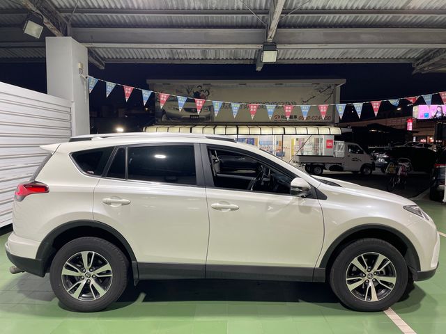 RAV4 2.0  第4張相片