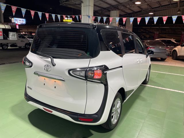 SIENTA 1.8  第5張相片