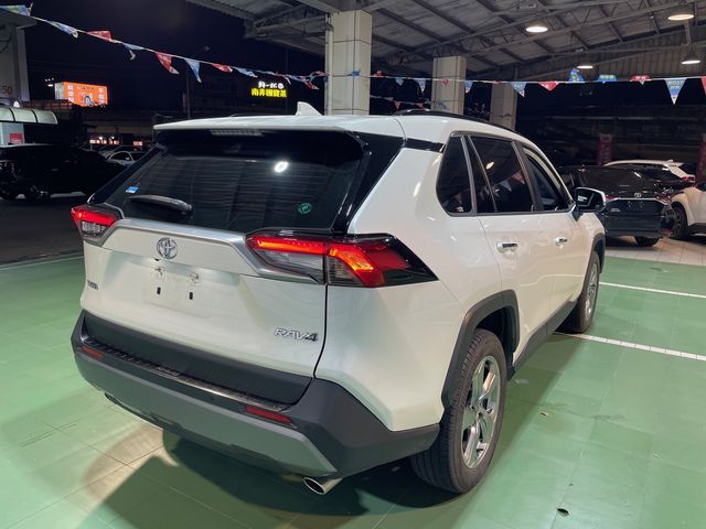 RAV4 2.0  第5張相片
