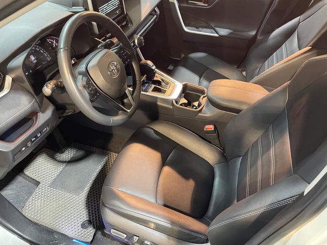 RAV4 2.0  第8張相片