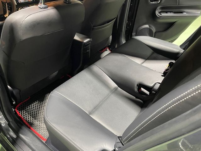 PRIUS C 1.5  第9張相片