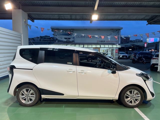 SIENTA 1.8  第4張相片