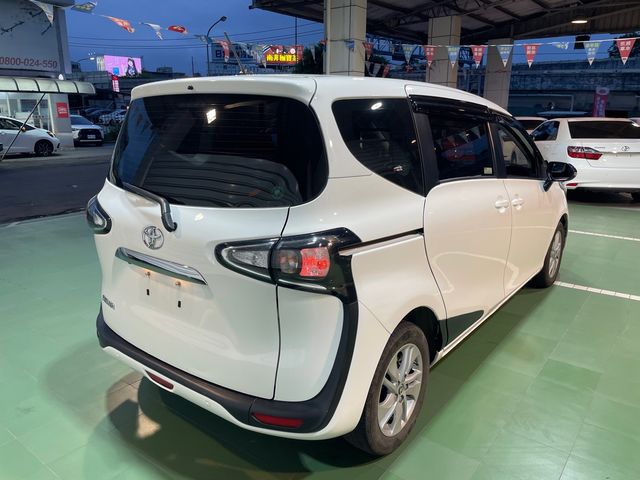 SIENTA 1.8  第5張相片