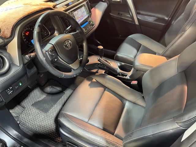 RAV4 2.0  第8張相片