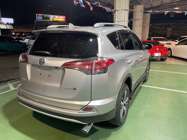 RAV4 2.0  第5張相片