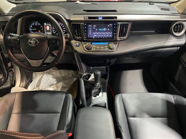 RAV4 2.0  第7張相片