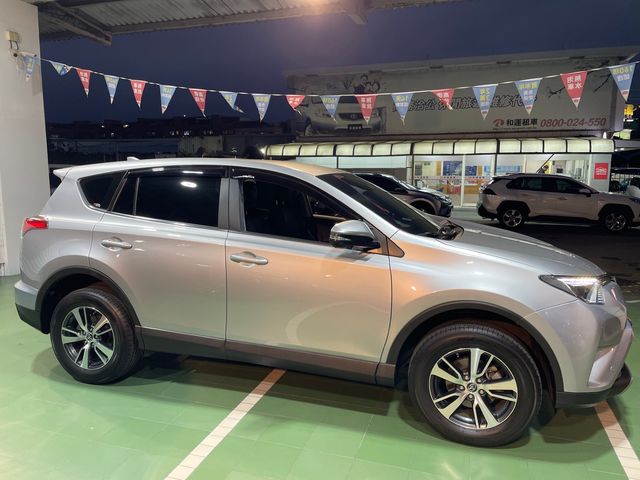 RAV4 2.0  第4張相片