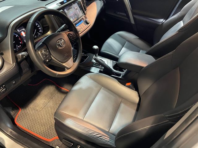 RAV4 2.0  第8張相片