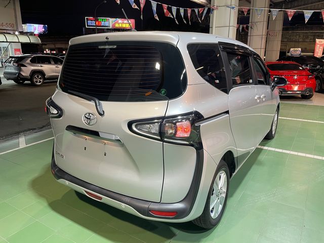 SIENTA 1.8  第5張相片