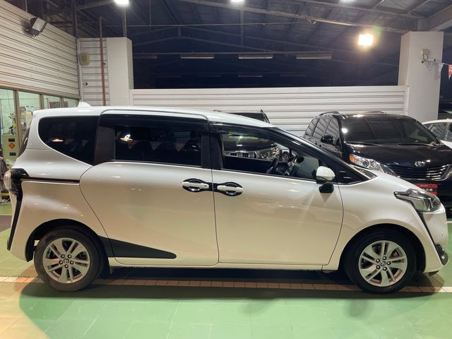 SIENTA 1.8  第4張相片