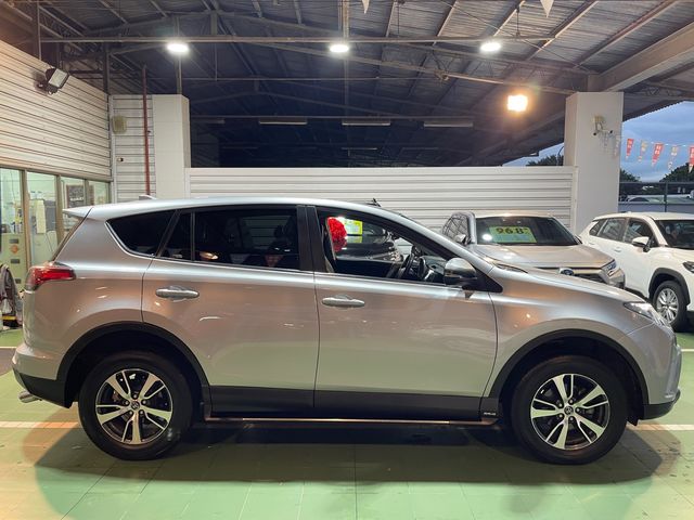 RAV4 2.0  第4張相片