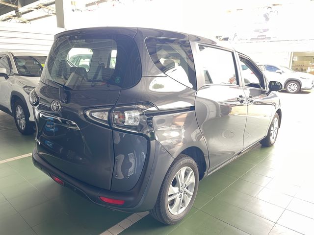 SIENTA 1.8  第5張相片