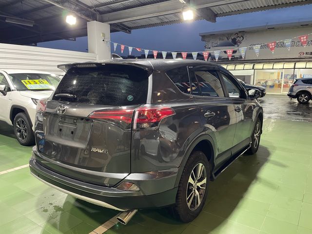 RAV4 2.0  第5張相片