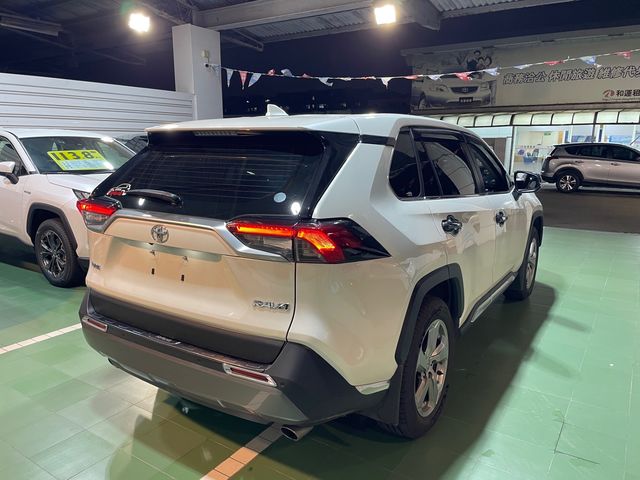 RAV4 2.0  第5張相片