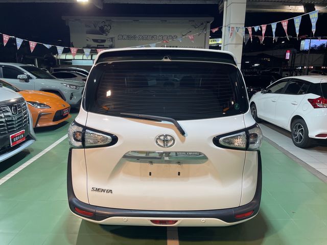 SIENTA 1.8  第6張相片