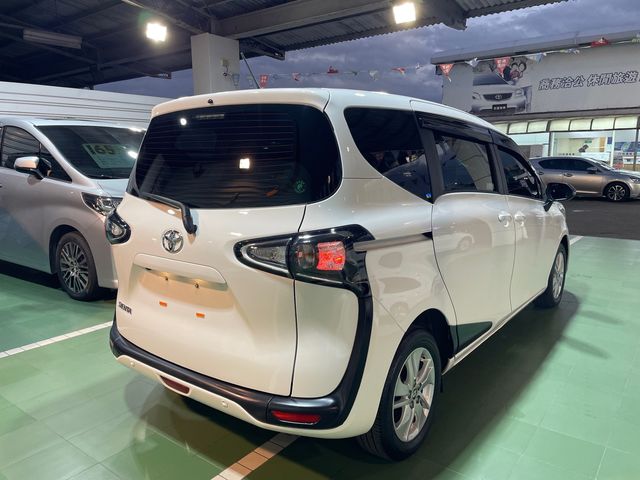 SIENTA 1.8  第5張相片