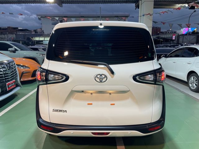 SIENTA 1.8  第6張相片
