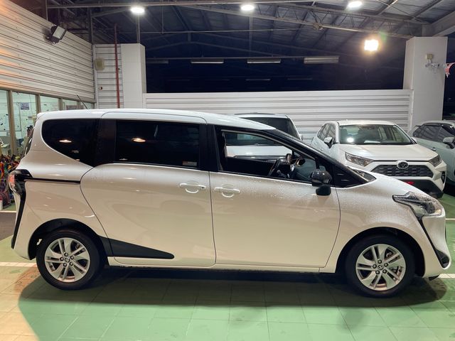 SIENTA 1.8  第4張相片