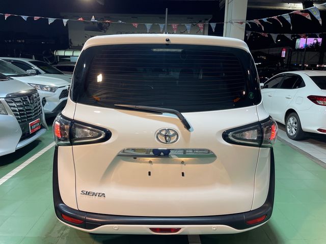 SIENTA 1.8  第6張相片