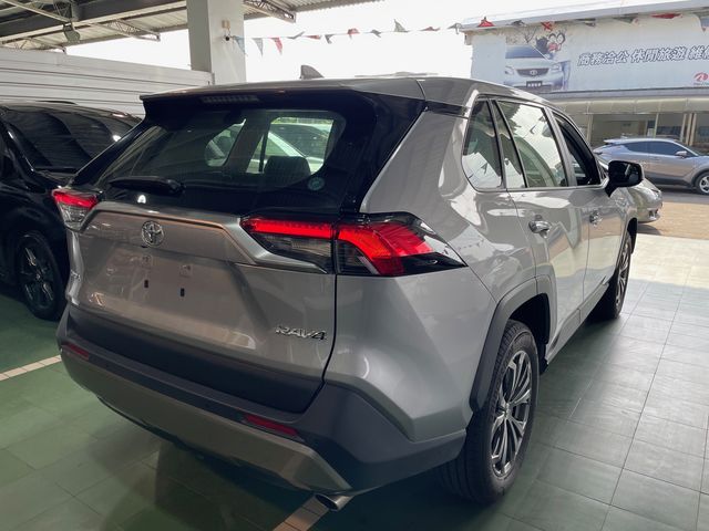 RAV4 2.0  第5張相片