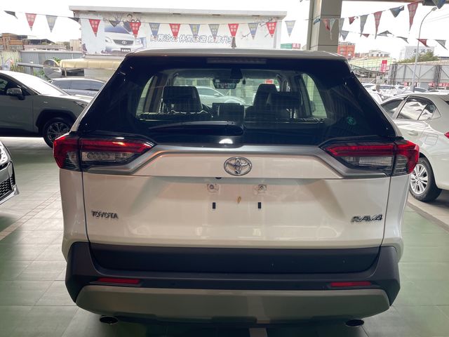 RAV4 2.0  第6張相片