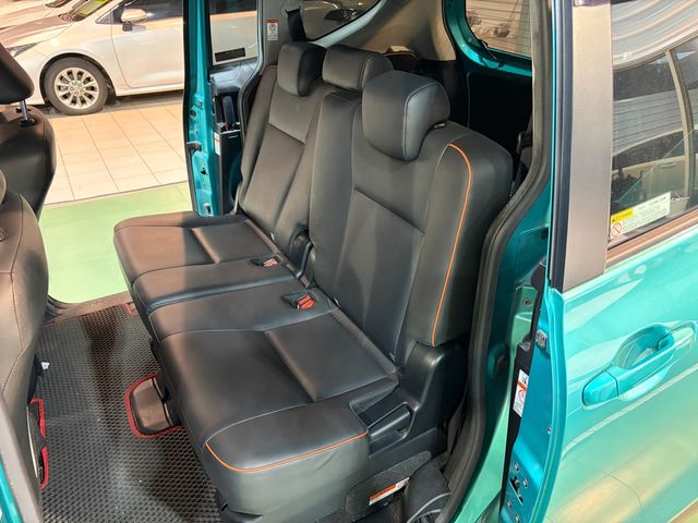 SIENTA 1.8  第9張相片