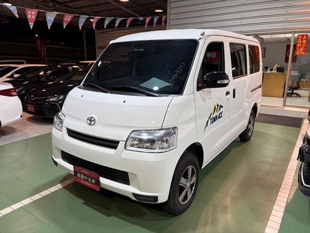 TOWN ACE VAN 5人  第1張相片